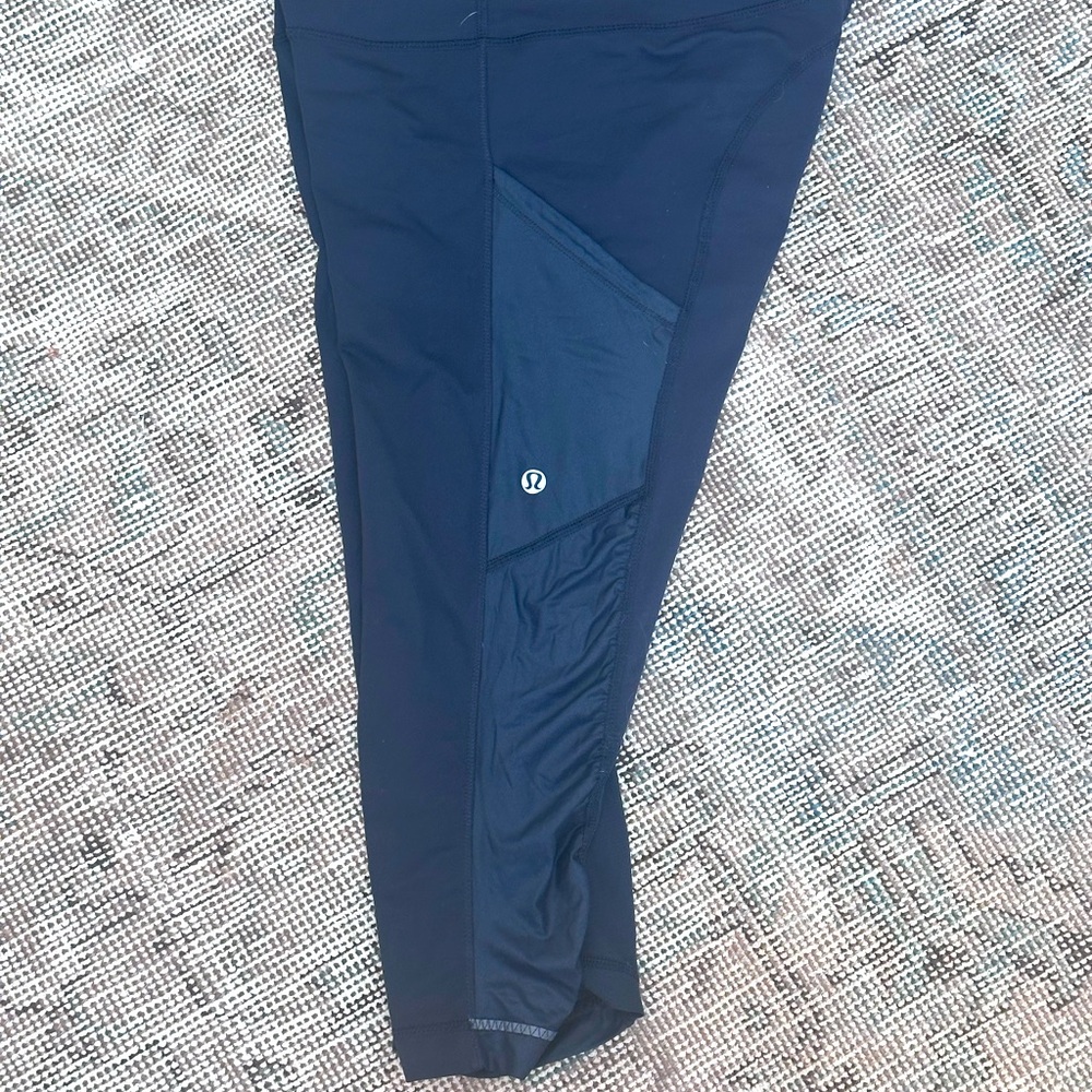 Lululemon Cut the Crop leggings Size 6